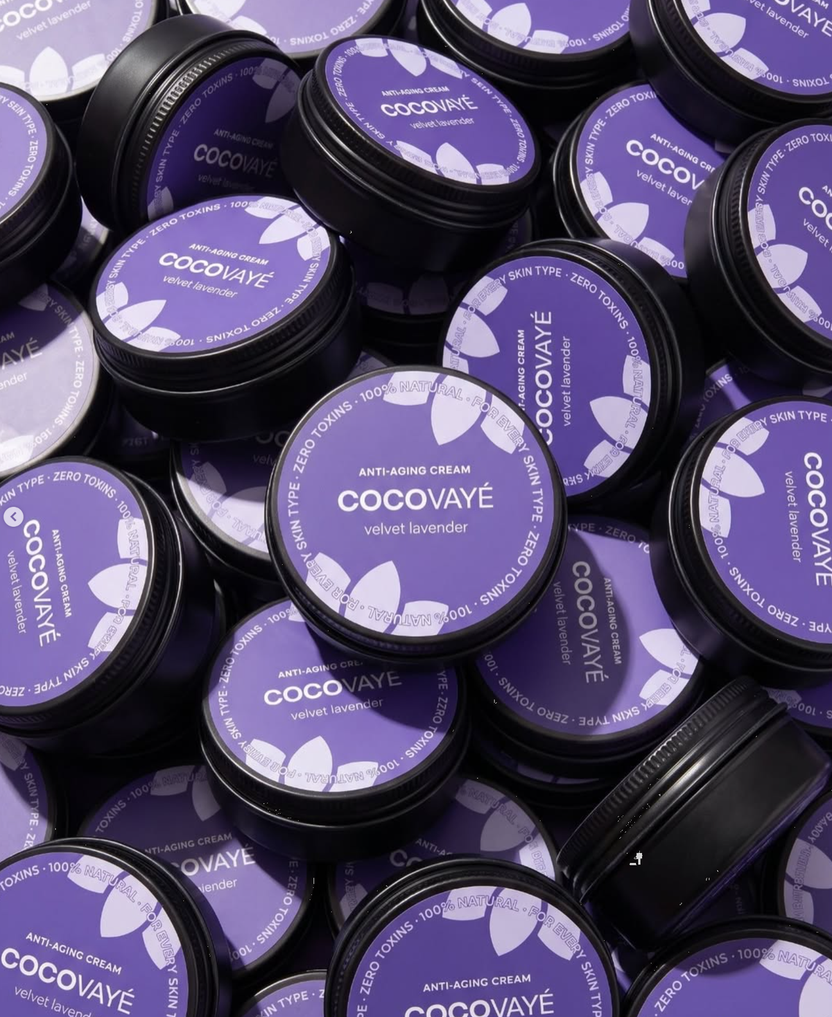 Stacked recyclable aluminium Cocovayé tins